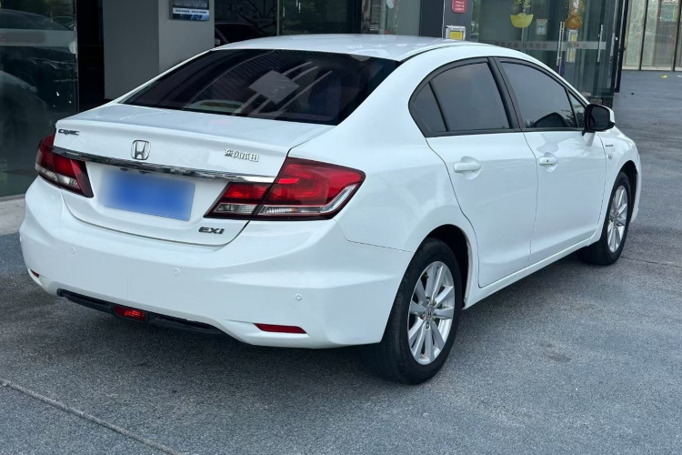 本田 思域 2014款 1.8L 自动舒适版车身外观6005