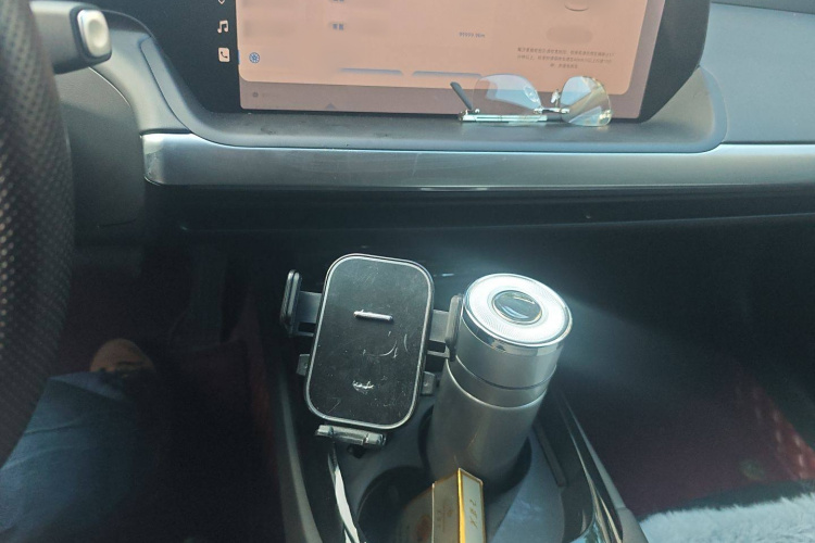 小鹏P7 2022款 480E局部细节16