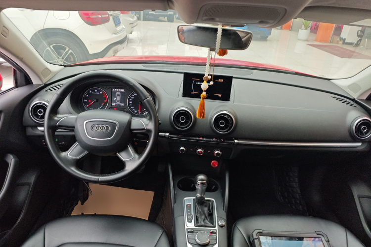 奥迪A3 2014款 Limousine 35 TFSI 自动进取型中控内饰12