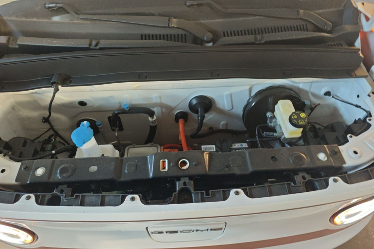 吉利银河 2024款 熊猫mini 200km 耐力熊机舱底盘24