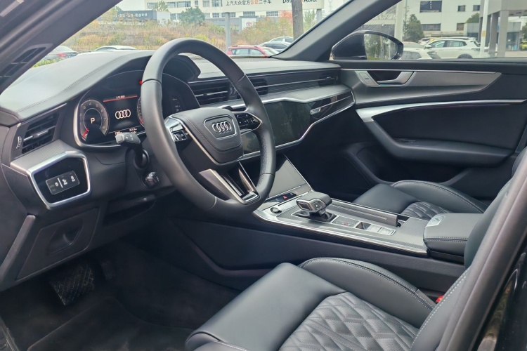 奥迪A6L 2025款 45 TFSI 臻选动感型中控内饰7006