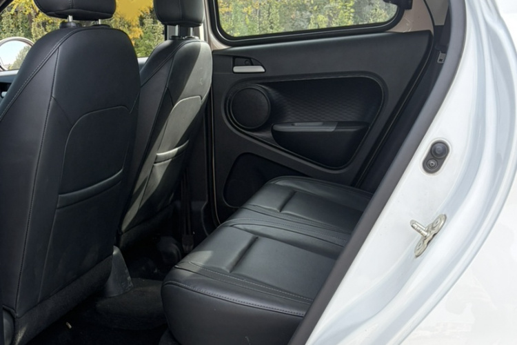 欧拉黑猫 2022款 351km 标准型 三元锂中控内饰7010