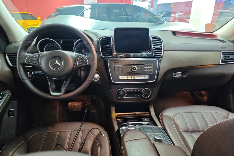 奔驰GLE 2018款 GLE 400 4MATIC 臻藏版中控内饰12