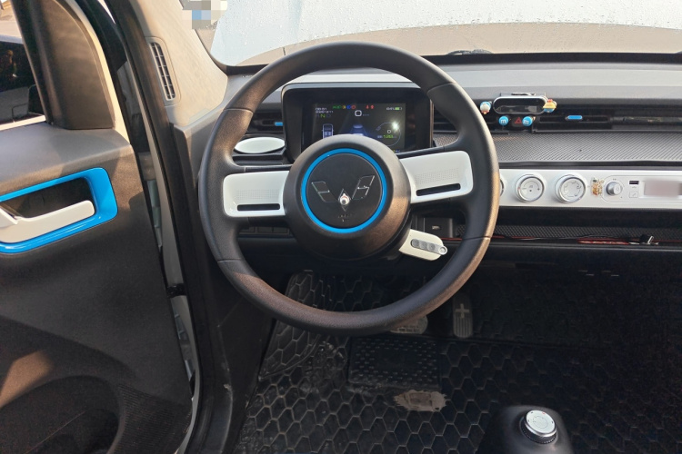 五菱汽车 宏光MINIEV 2022款 GAMEBOY 200km 玩咖款 磷酸铁锂局部细节13