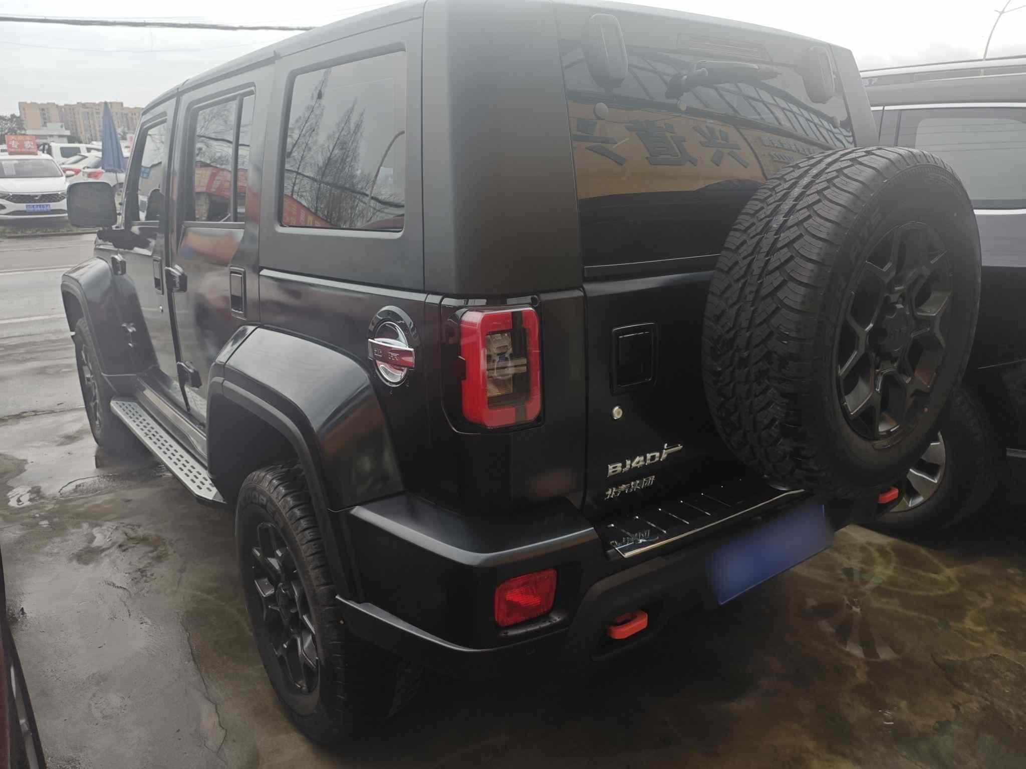北京越野 北京BJ40 2023款 2.0D 自动四驱刀锋英雄版侠客型(3)