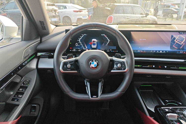 宝马5系 2024款 525Li M运动套装中控内饰13