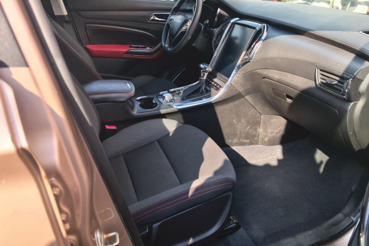 猎豹汽车 猎豹CS9 2017款 1.5L CVT风尚型局部细节41