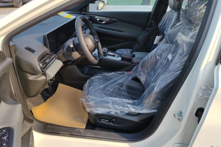 广汽传祺 2024款 270T DCT 影豹S版中控内饰19