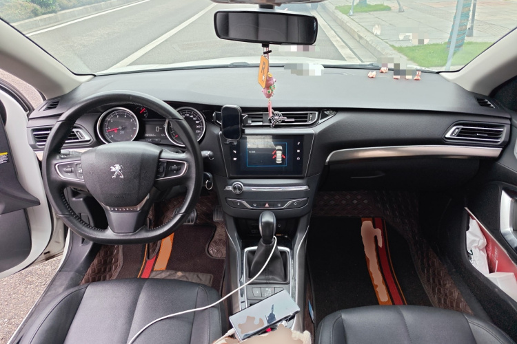 标致408 2018款 350THP 自动豪华版中控内饰12
