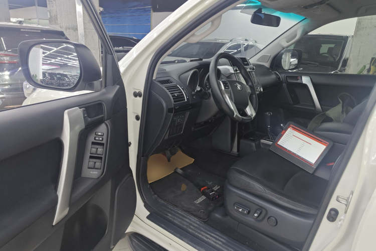 丰田 普拉多 2015款 2.7L 自动标准版中控内饰20