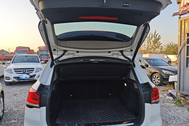 宝马X1 2021款 sDrive25Li 领先型机舱底盘23