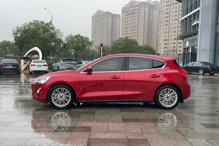 福特 福克斯 2020款 两厢 EcoBoost 180 自动锋耀型车身外观6009