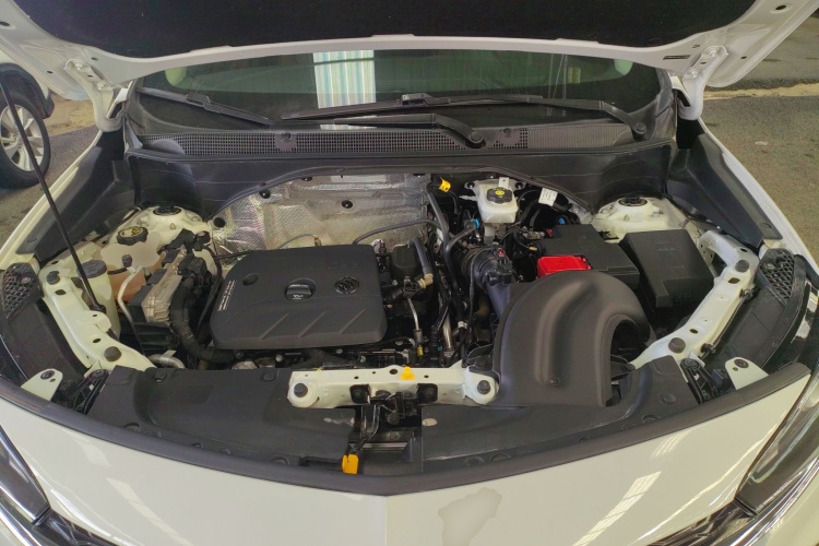 别克 昂科拉GX 2020款 20T 自动四驱全能旗舰型机舱底盘24