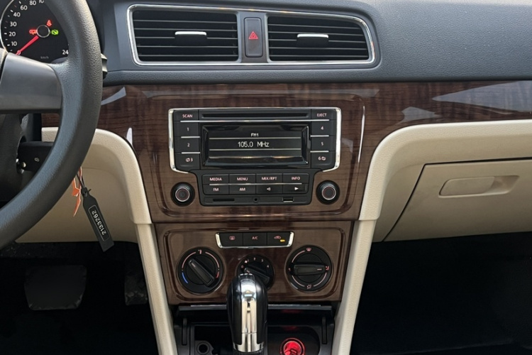 大众 朗逸 2013款 改款 1.4TSI DSG舒适版局部细节16