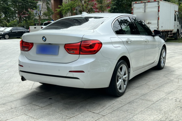 宝马1系 2017款 118i 设计套装型车身外观6007