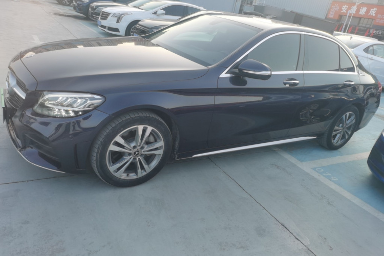 奔驰C级 2019款 C 180 L 时尚型运动版车身外观4