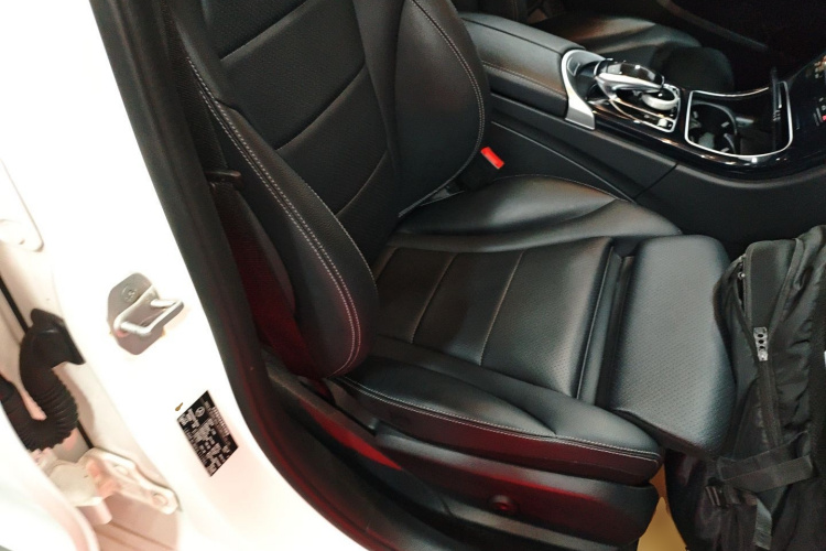 奔驰C级 2016款 C 200 运动版局部细节41