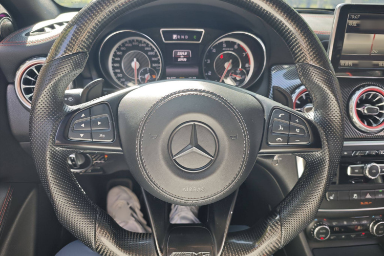 奔驰GLA AMG 2015款 AMG GLA 45 4MATIC中控内饰7001