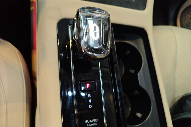 鸿蒙智行 问界M7 2022款 1.5T 四驱豪华版局部细节18