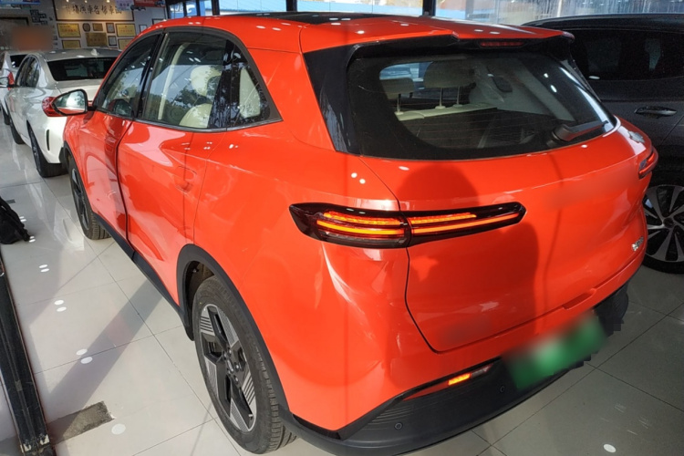 奔腾 悦意03 2025款 565km 臻享版车身外观4