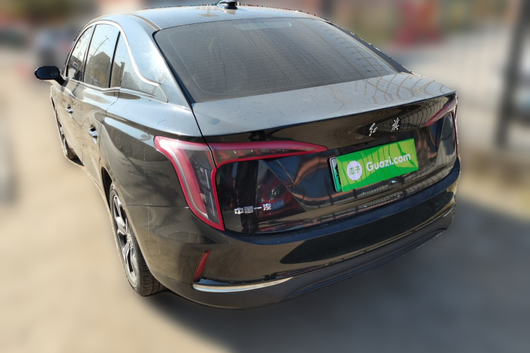 红旗E-QM5 2021款 充电 旗享版车身外观5