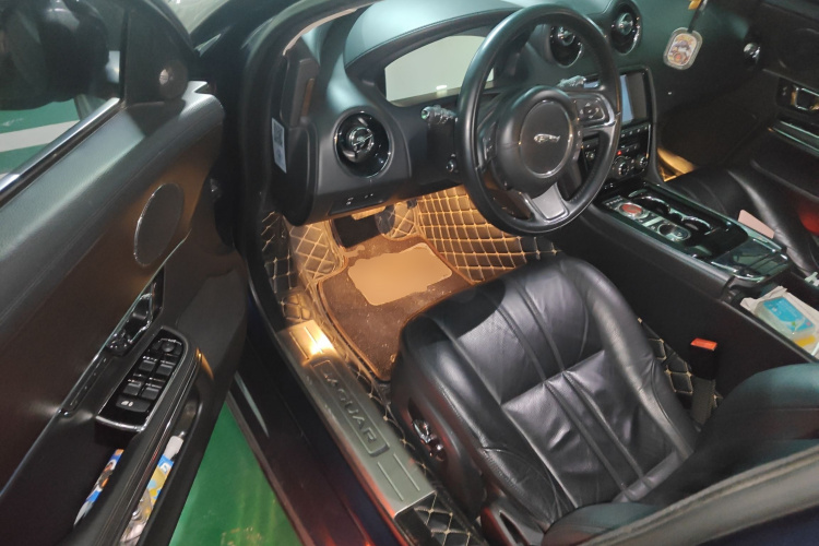 捷豹XJ 2016款 XJL 3.0 SC 两驱典雅商务版中控内饰20