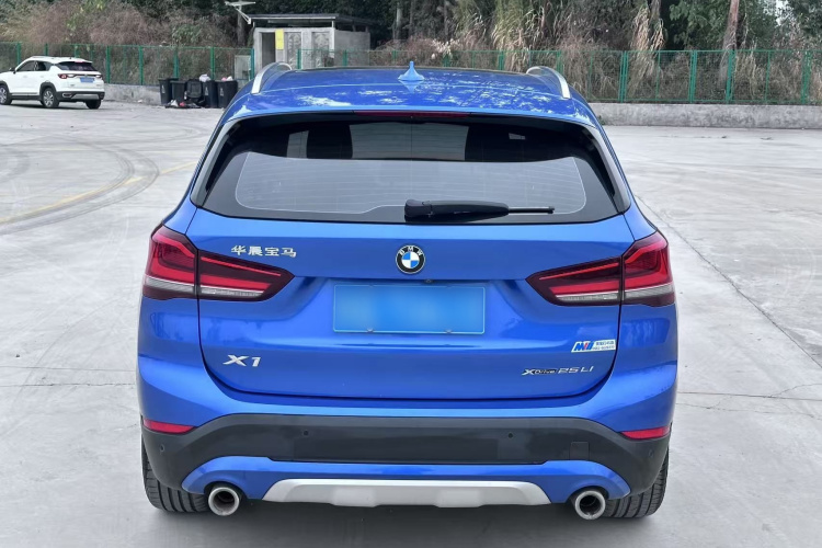 宝马X1 2020款 xDrive25Li 尊享型车身外观6010
