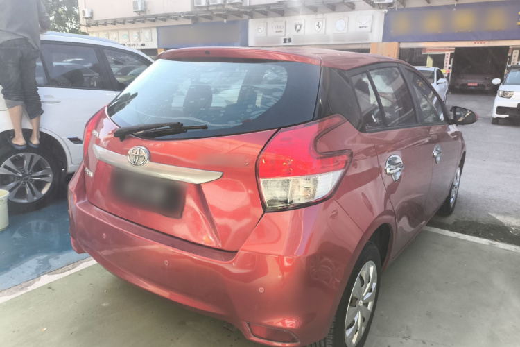 丰田 YARiS L 致炫 2015款 1.5E 自动魅动版车身外观7
