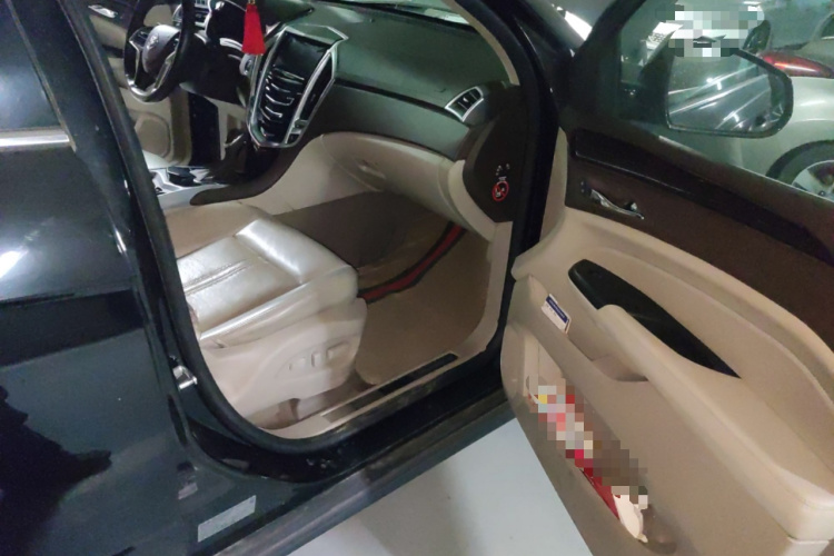 凯迪拉克SRX 2013款 3.0L 精英型局部细节9005