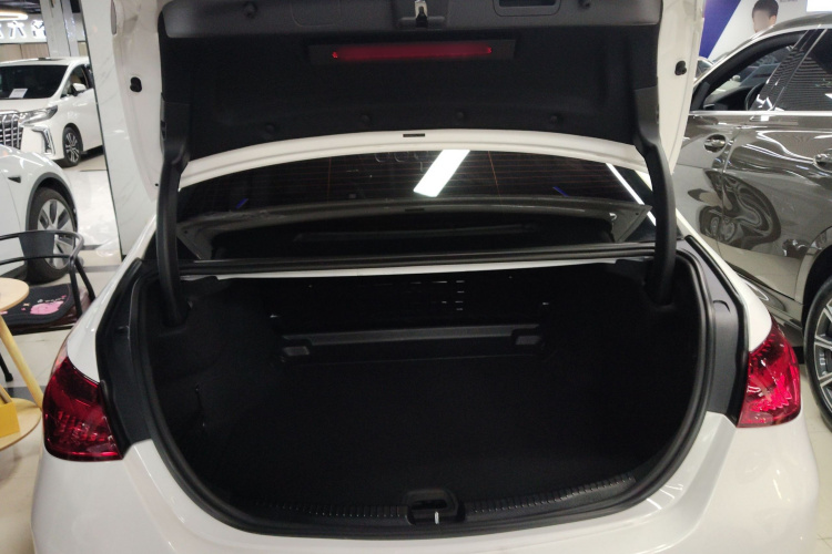 奔驰C级 2022款 改款 C 200 L 运动版机舱底盘23