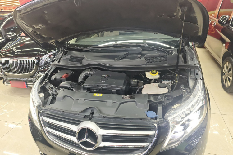 奔驰V级 2018款 V 260 领航版 国VI局部细节24