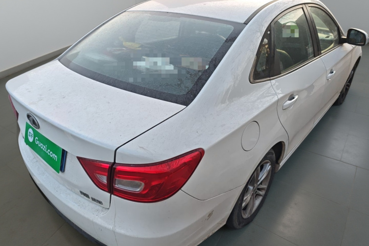 奔腾B30 2016款 1.6L 自动尊享型车身外观7