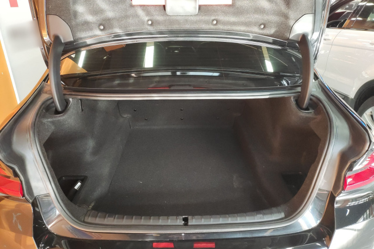 宝马5系 2021款 525Li M运动套装机舱底盘23