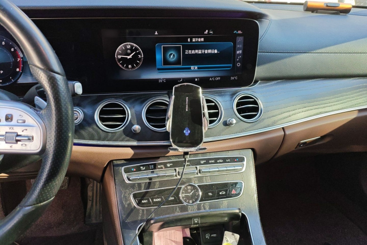 奔驰E级 2019款 E 300 L 运动时尚型局部细节16