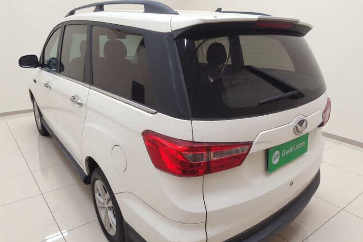 北汽幻速H3 2016款 H3F 1.5L 手动尊贵型车身外观5