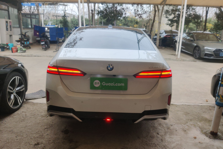 宝马5系 2024款 525Li M运动套装车身外观6
