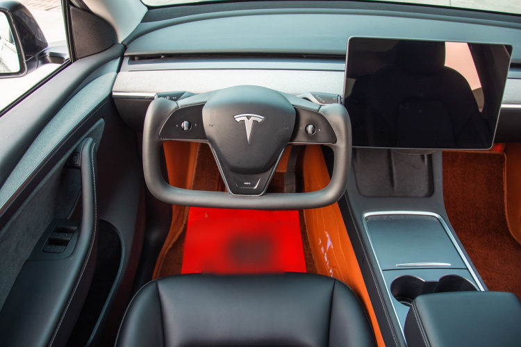 特斯拉 Model Y 2022款 改款 后轮驱动版中控内饰7009