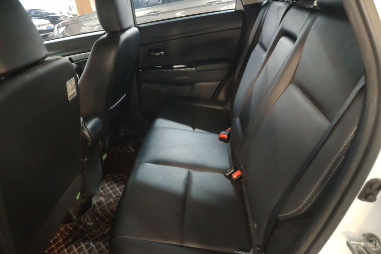 三菱 劲炫ASX 2018款 2.0L CVT两驱尊享版中控内饰7004