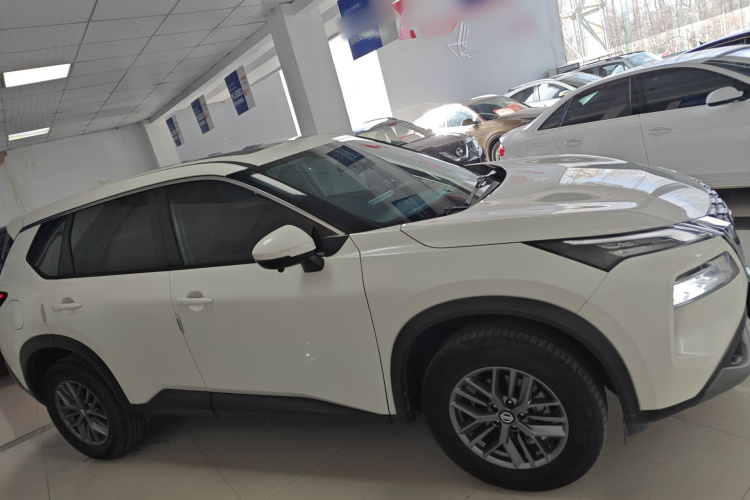 日产 奇骏 2021款 VC-Turbo 300 CVT 2WD舒适版车身外观3