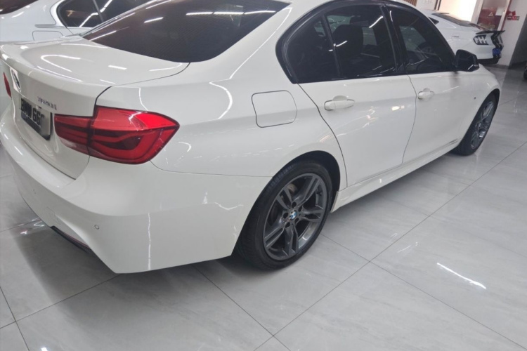 宝马3系 2019款 320i M运动套装车身外观6004