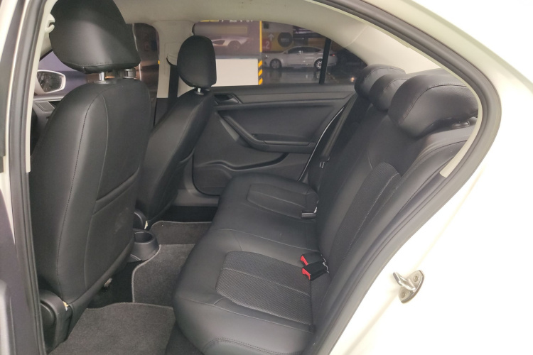 大众 捷达 2015款 1.6L 自动时尚型中控内饰21