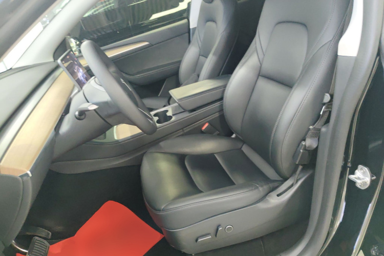 特斯拉 Model Y 2022款 改款 后轮驱动版中控内饰19