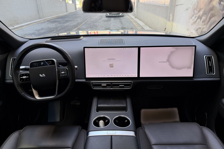 理想汽车 理想L8 2023款 Pro中控内饰7004
