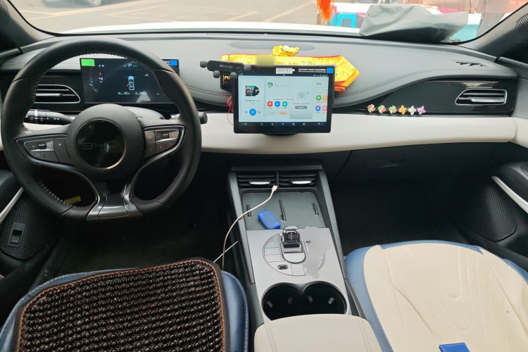比亚迪 海豹06新能源 2024款 DM-i 80KM尊贵型中控内饰12