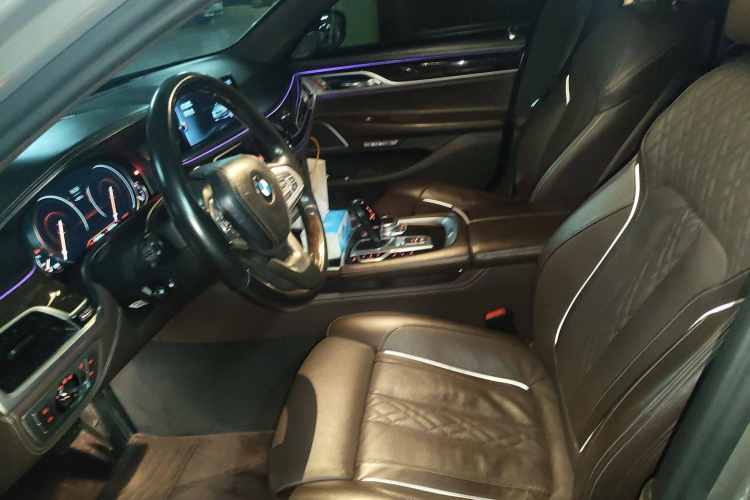 宝马7系 2017款 740Li xDrive 豪华型局部细节19