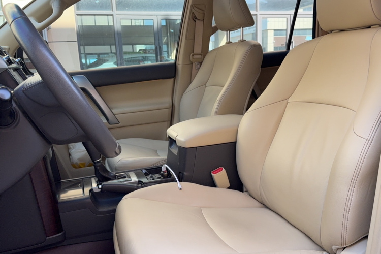 丰田 普拉多 2014款 4.0L 自动TX-L NAVI局部细节19