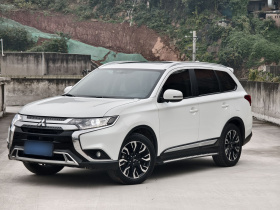 三菱 欧蓝德 2019款 2.0L 两驱畅享版 5座 国VI