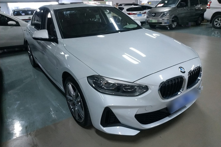 宝马1系 2019款 120i M运动套装车身外观3