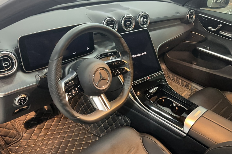 奔驰C级 2022款 改款 C 260 L 运动版中控内饰7003