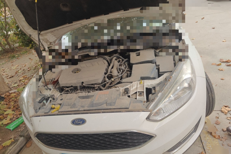 福特 福克斯 2015款 两厢 EcoBoost 180 自动精英型局部细节24